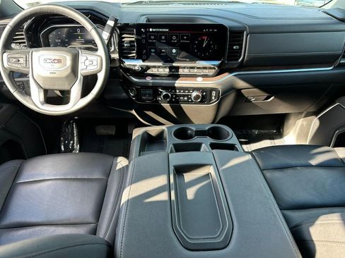 Used 2025 GMC Sierra 1500 SLT image 11