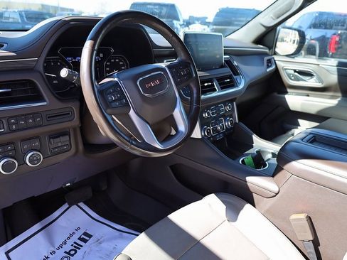 Used 2021 GMC Yukon XL SLT w/ SLT Luxury Plus Package image 12