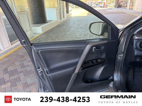 Used 2017 Toyota RAV4 Limited image 16