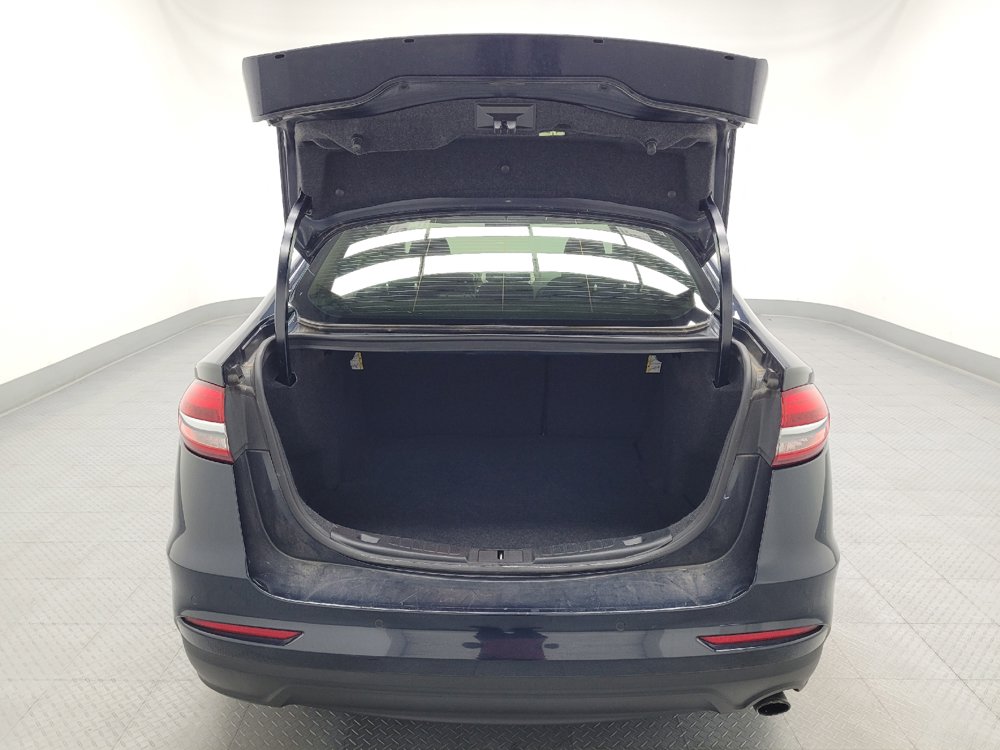 Used 2020 Ford Fusion SE FWD image 29