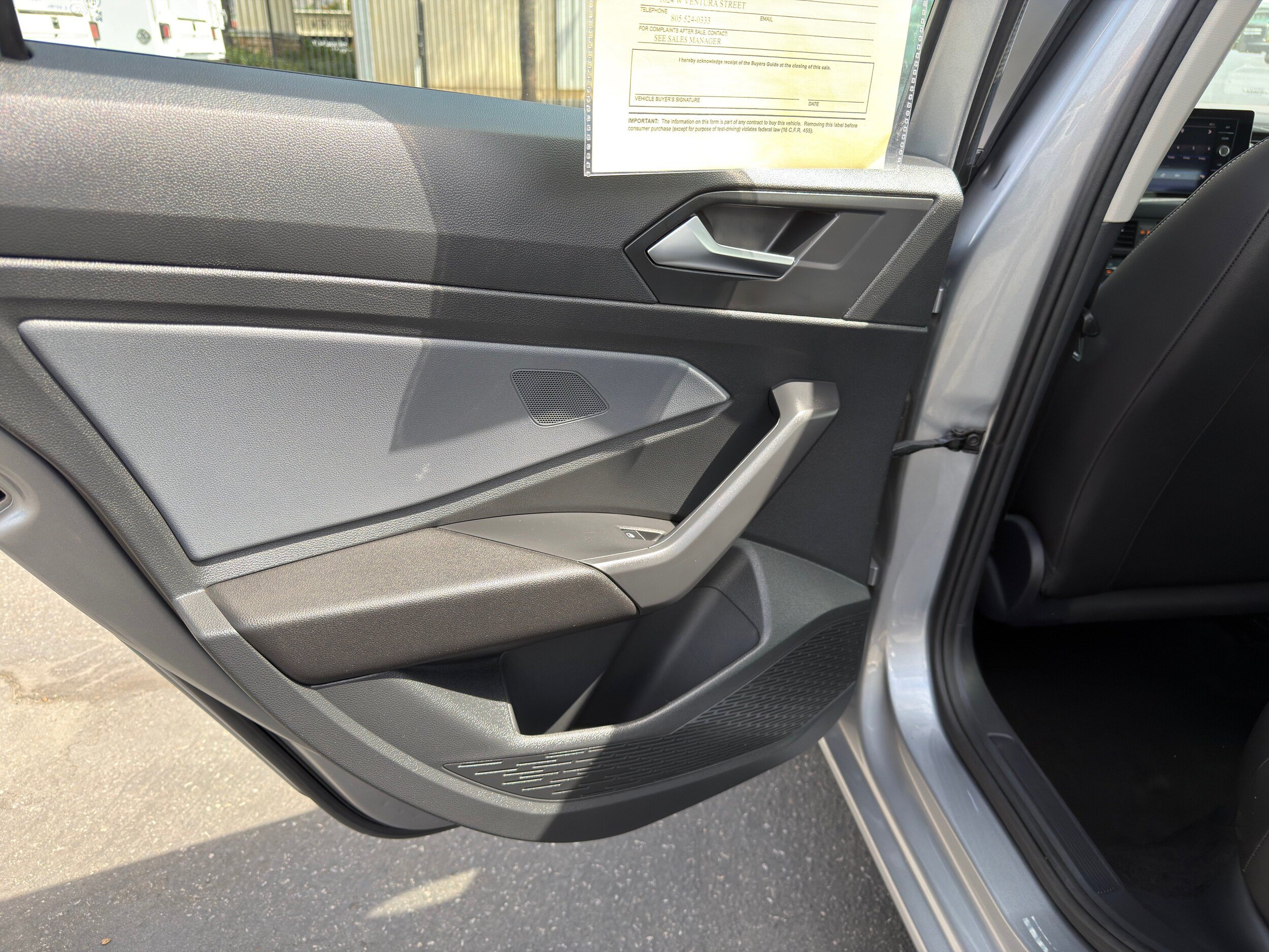Used 2025 Volkswagen Jetta SE FWD image 17