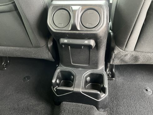 Used 2020 Jeep Wrangler Unlimited Sport image 15