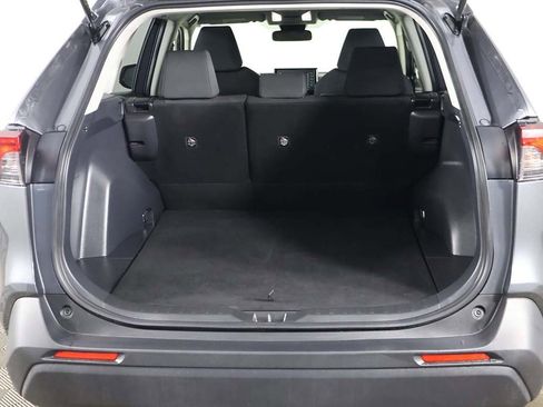 Used 2022 Toyota RAV4 LE image 16