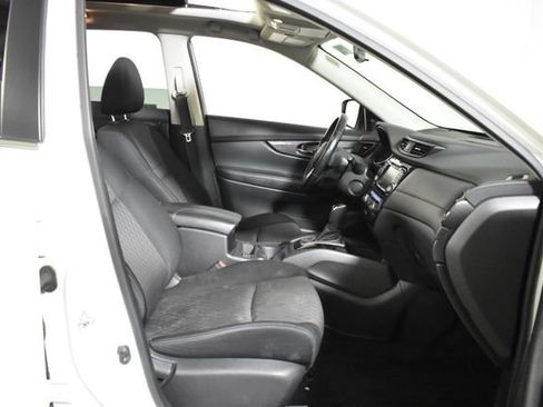 Used 2019 Nissan Rogue SV w/ Sun & Sound Touring Package AWD/4WD image 36