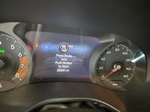 Used 2025 Jeep Compass Latitude AWD/4WD image 3