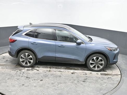 Used 2024 Ford Escape Platinum image 24