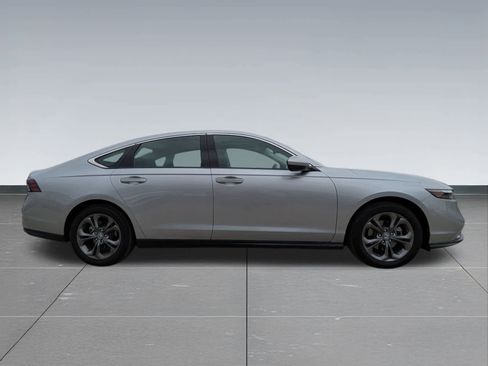 Certified 2023 Honda Accord EX image 7