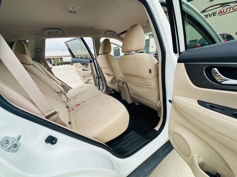 Used 2016 Nissan Rogue S w/ Appearance Package image 21