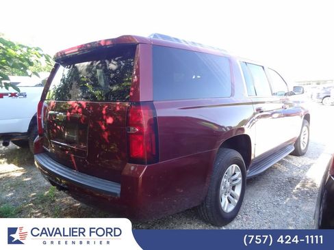 Used 2017 Chevrolet Suburban LT w/ Luxury Package RWD image 5