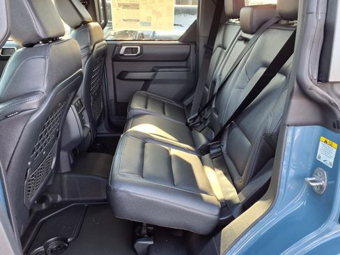 New 2025 Ford Bronco Badlands w/ Sasquatch Package AWD/4WD image 6