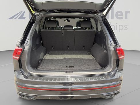 Used 2022 Volkswagen Tiguan SE R-Line AWD/4WD image 25