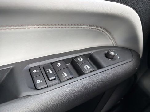 New 2026 Jeep Compass Limited image 18