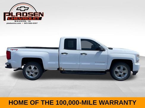 Used 2017 Chevrolet Silverado 1500 Custom w/ Custom Convenience Package AWD/4WD image 6