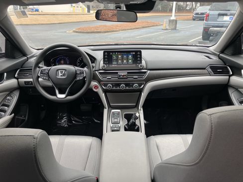 Used 2020 Honda Accord EX image 31