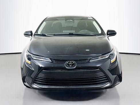 Used 2023 Toyota Corolla LE image 2
