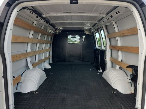Used 2025 Chevrolet Express 2500 w/ Driver Convenience Package RWD image 15