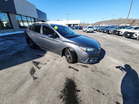 Used 2020 Subaru Impreza Premium image 2