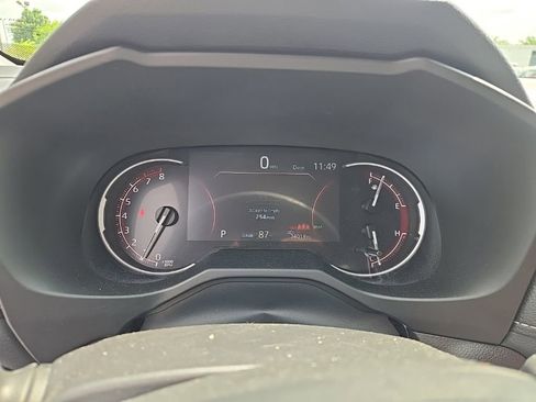 Used 2025 Toyota RAV4 XLE AWD/4WD image 7