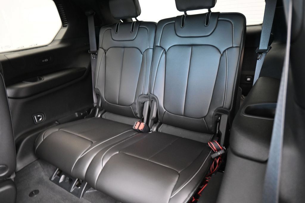 Used 2025 Jeep Grand Cherokee L Limited RWD image 35
