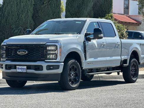 New 2026 Ford F250 Lariat w/ Black Appearance Package AWD/4WD image 8