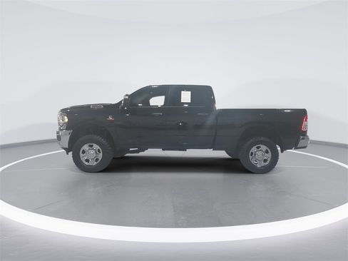Used 2024 RAM 3500 Tradesman w/ Chrome Appearance Group image 5