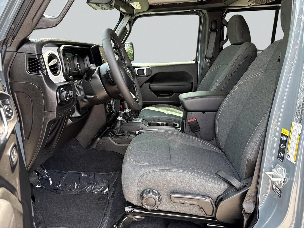 Used 2025 Jeep Gladiator Sport AWD/4WD image 25