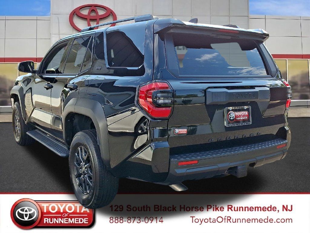 Certified 2025 Toyota 4Runner SR5 AWD/4WD image 4
