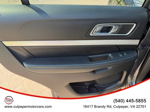 Used 2017 Ford Explorer XLT w/ Equipment Group 202A AWD/4WD image 11