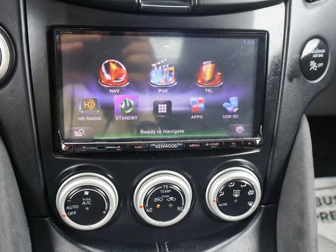 Used 2013 Nissan 370Z Roadster image 36