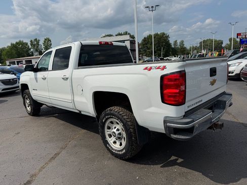 Used 2018 Chevrolet Silverado 2500 LT AWD/4WD image 3