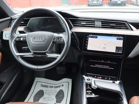 Used 2021 Audi e-tron Premium Plus w/ Premium Plus Package AWD/4WD image 13
