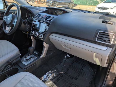 Used 2018 Subaru Forester 2.5i Premium w/ All-Weather Package image 21