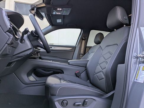 New 2026 Volkswagen Atlas Cross Sport SE AWD/4WD image 2