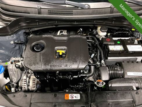 Used 2025 Kia Soul LX FWD image 11