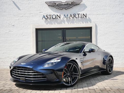 Used 2026 Aston Martin V8 Vantage S RWD image 17