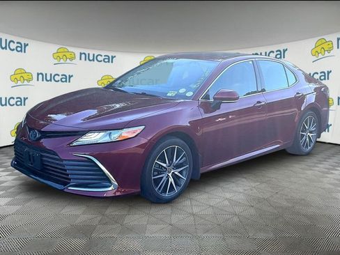 Certified 2022 Toyota Camry XLE w/ Navigation Upgrade Package FWD image 3