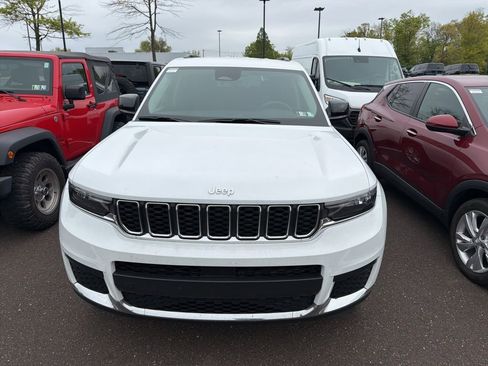 Used 2023 Jeep Grand Cherokee L Laredo AWD/4WD image 5