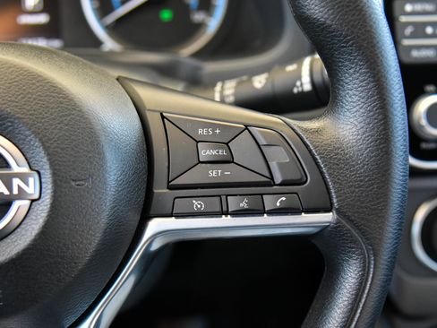 Used 2025 Nissan Leaf S FWD image 28