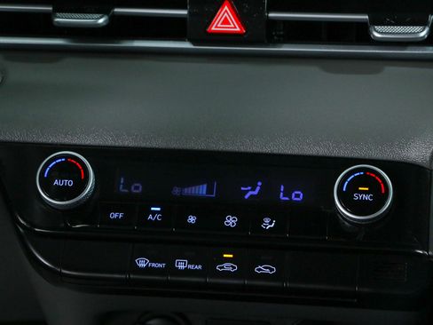 Used 2025 Hyundai Elantra Sport FWD image 20