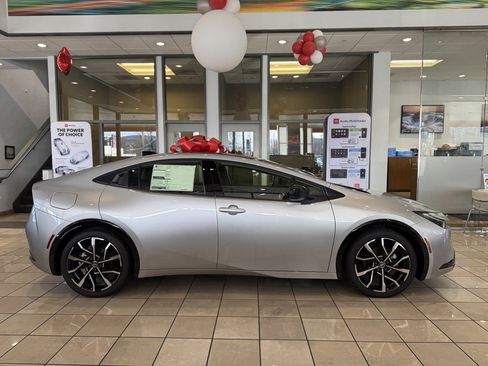 New 2026 Toyota Prius Plug-In Hybrid image 10