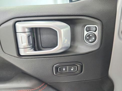 Used 2024 Jeep Wrangler Unlimited Rubicon AWD/4WD image 36