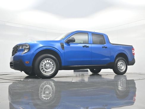 Used 2025 Ford Maverick XL w/ Equipment Group 102A AWD/4WD image 30