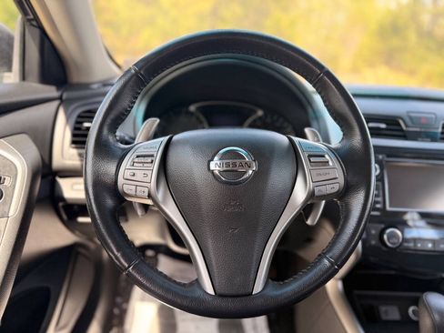 Used 2013 Nissan Altima 3.5 SV w/ Navigation Pkg FWD image 9