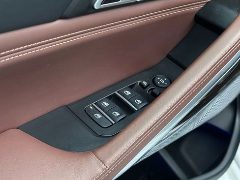 Certified 2023 BMW X6 M50i w/ Executive Package image 21