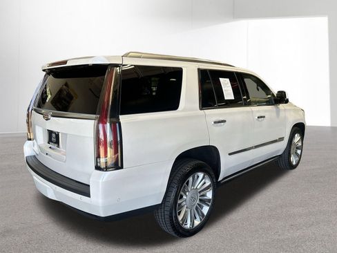 Used 2018 Cadillac Escalade Platinum AWD/4WD image 42