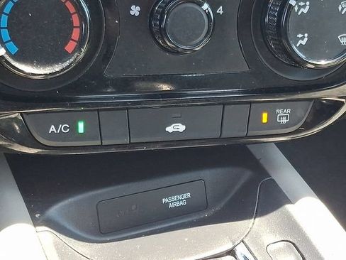 Used 2016 Honda HR-V LX image 23