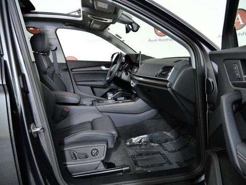 Used 2024 Audi Q5 e Premium Plus w/ Premium Plus Package image 11