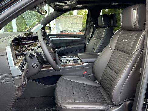 New 2026 Cadillac Escalade ESV Platinum Sport w/ LPO, ONYX Package AWD/4WD image 9