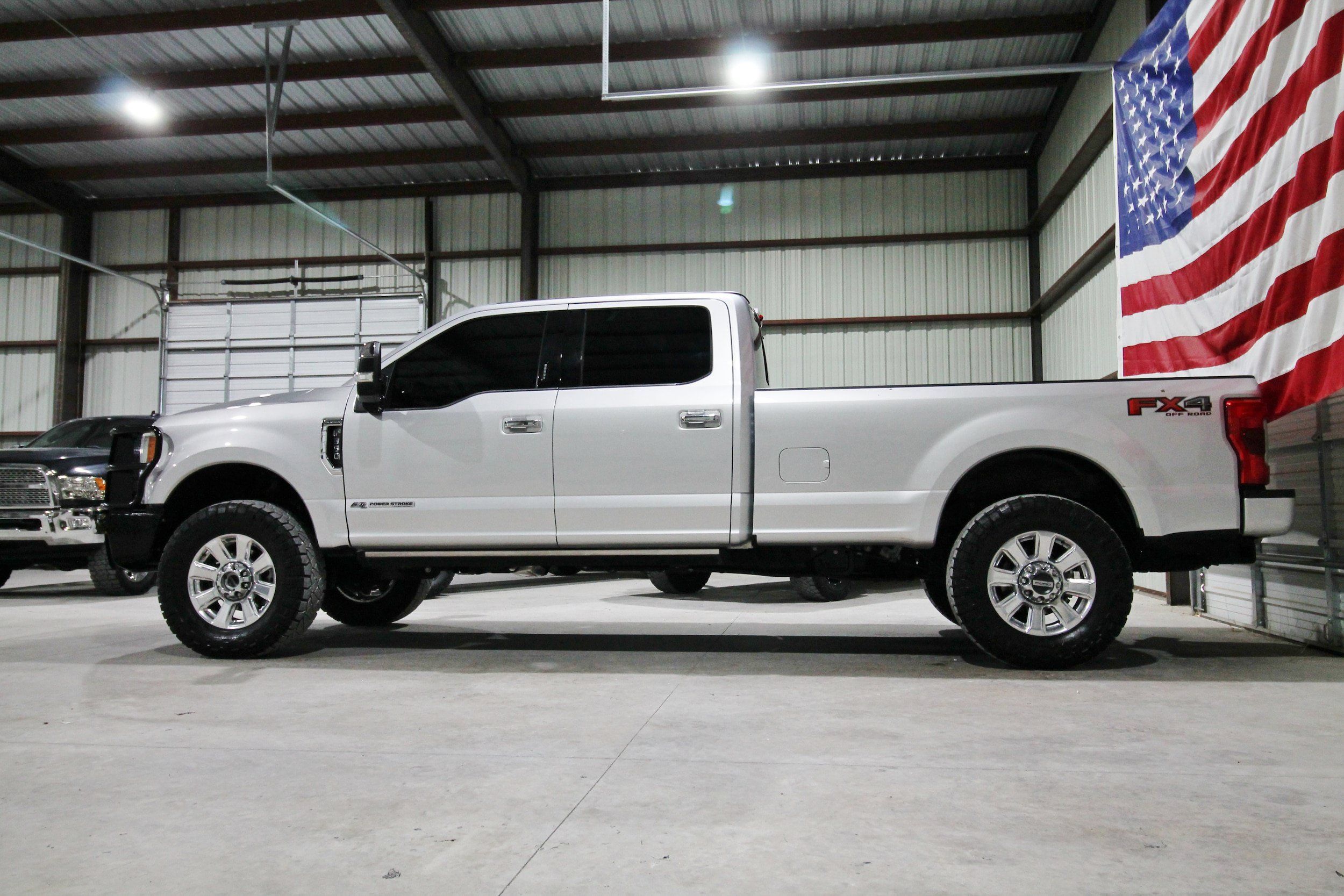 Used 2019 Ford F350 Platinum w/ Platinum Ultimate Package AWD/4WD image 6