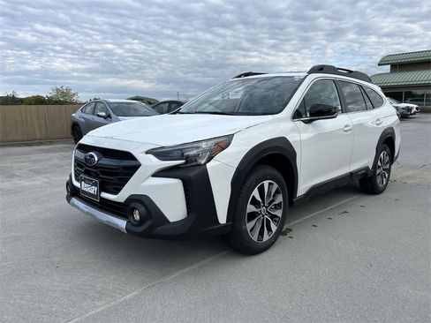 Certified 2025 Subaru Outback Limited image 4